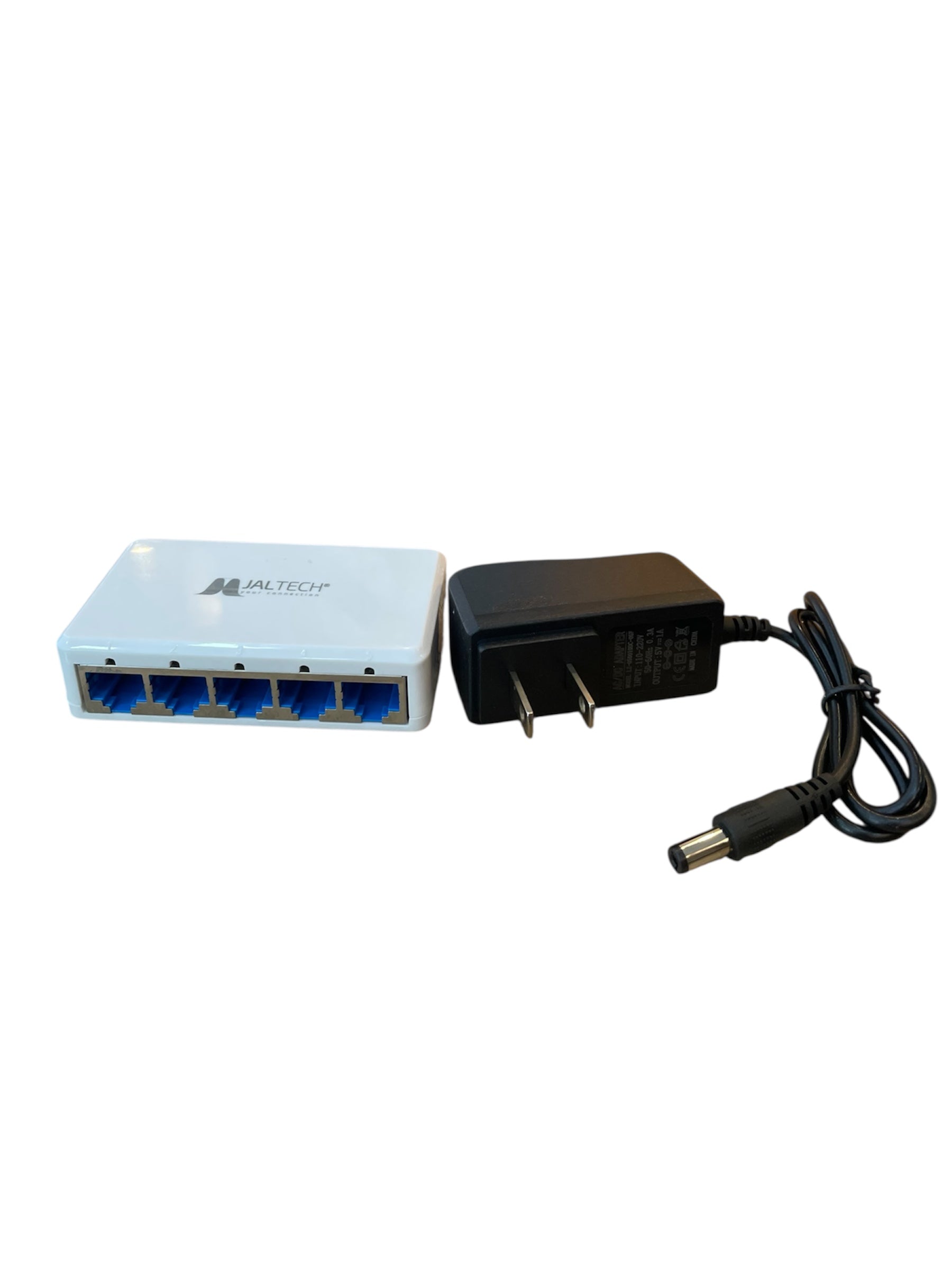 Switch plus 5 puertos base 100
