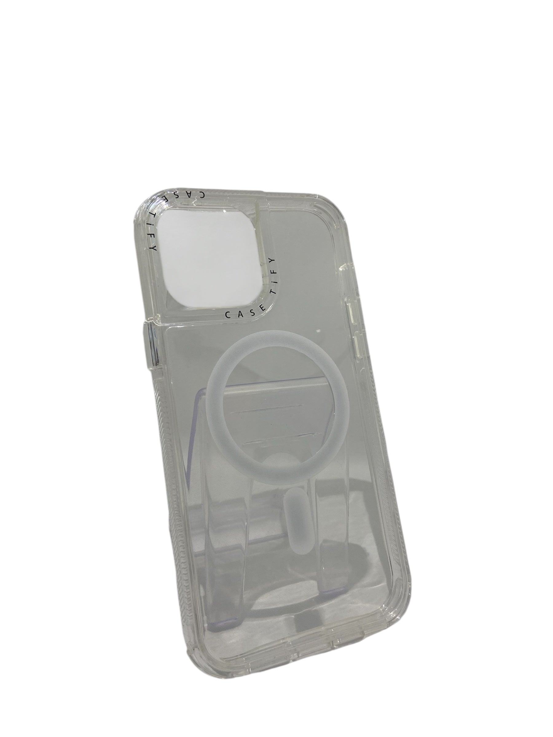 Case 12 Pro max semitransparente con borde resistente
